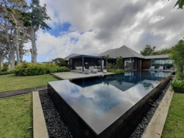 5 Bedroom Villa