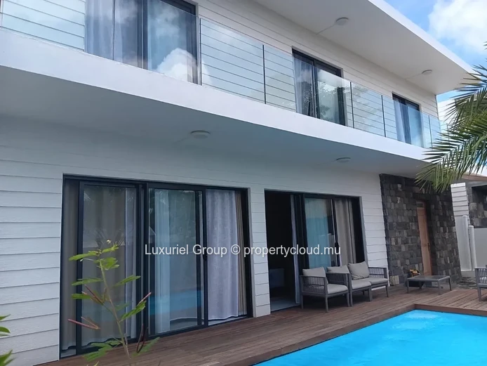 Elegant 3-Bedroom Villa with Private Pool for Rent