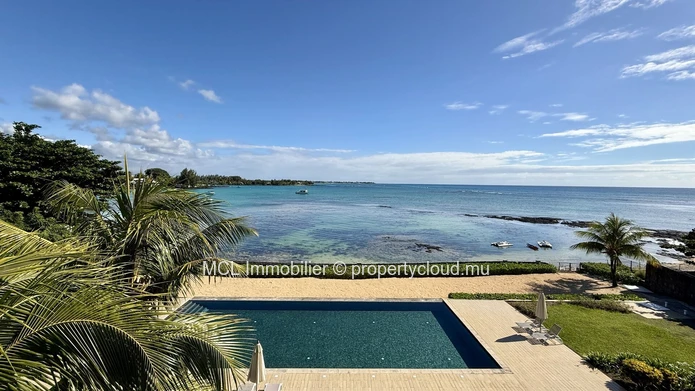 Luxury Beachfront Penthouse, Pereybere.