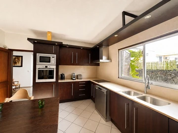 4 Bedroom Villa