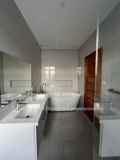 Maison moderne 4 ch à Grand Baie avec piscine privée