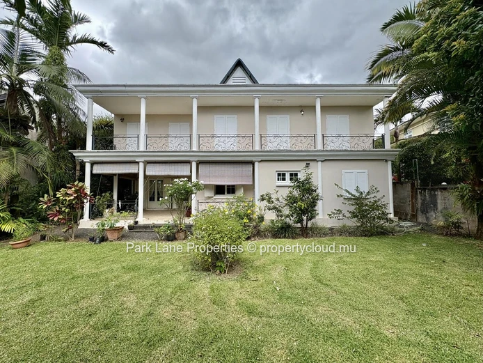Charmante maison de style colonial avec jardin et vue à Floréal
