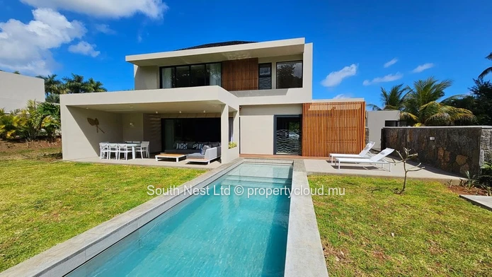 Captivating Elegance : Explore this modern villa