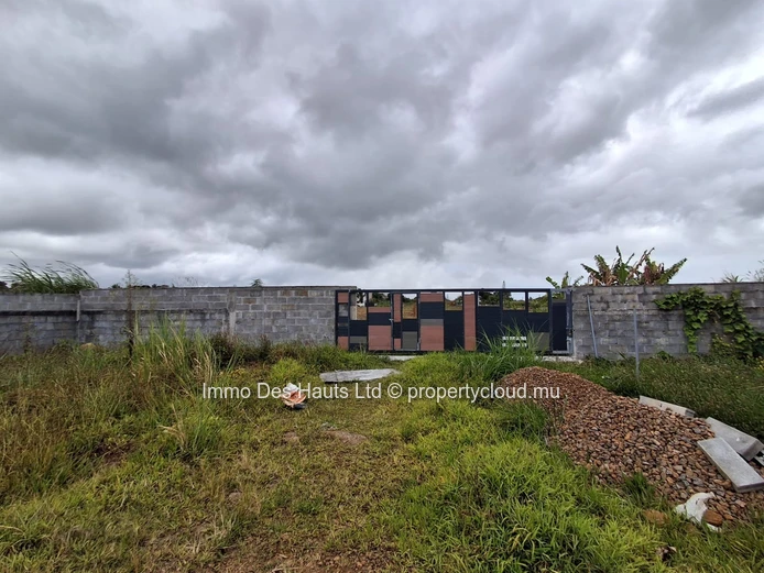 Nouveau projet résidentiel de 4 studios à vendre à New Grove