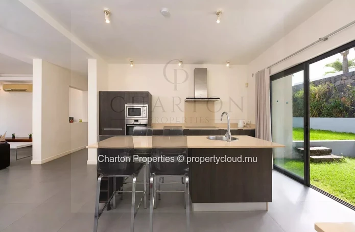 Villa moderne meublée avec jardin privé - Résidence sécurisée à Péreybère