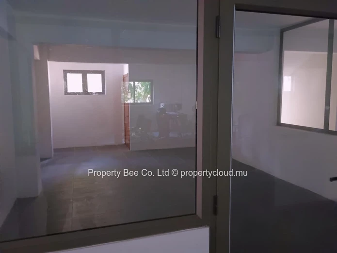 2024 Unfurnished office: Main Road Beau Bassin / Medical-Health