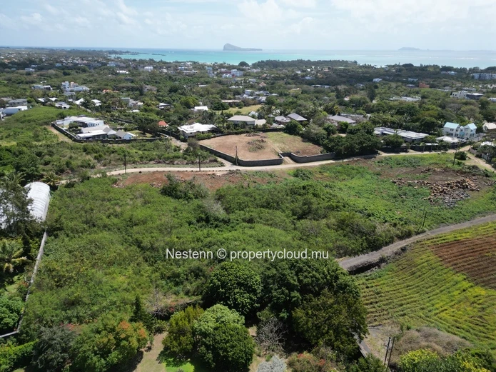 Terrain résidentiel 2548m² proche plage 