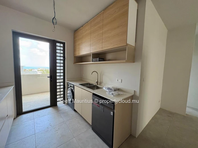 Penthouse Neuf avec Piscine et Vues Imprenables