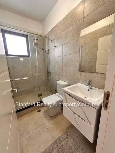 Appartement élégant de 2 chambres + bureau à seulement 200 m de la plage – Pereybere