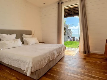 6 Bedroom Villa