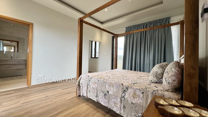 Contemporary 4-Bedroom House with Private Pool for Rent in Flic en Flac