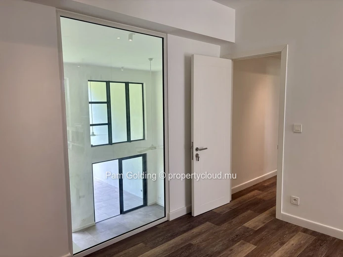 Appartement de 3 Chambres à Vendre à Pointe aux Canonniers | Marine Residences