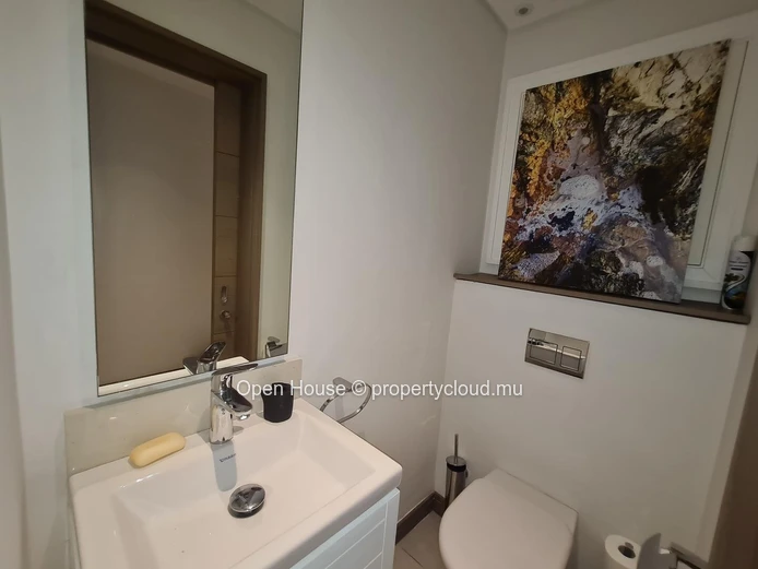 Appartement IRS à vendre à Grand Baie, 198m², 3 chambres en suite, piscine commune, dans domaine avec Golf, accessibl...