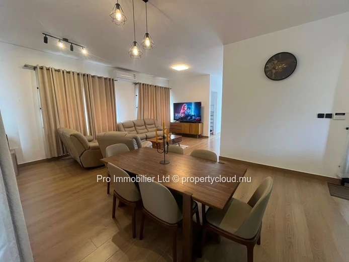 Appartement situé au rez-de-chaussée, dans le cadre calme et verdoyant du Morcellement Green Creek à Flic-en-Flac.