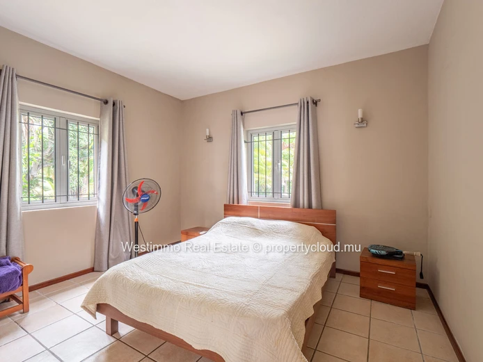 3-bedroom renovated house with office for rent in La Preneuse