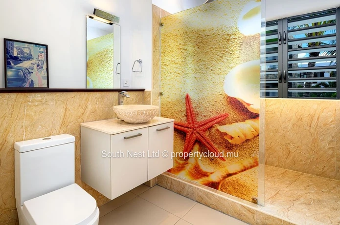 Magnifique Penthouse de 4 Chambres avec Vue Époustouflante sur le Lagon à Azuri Golf & Beachfront Village. 