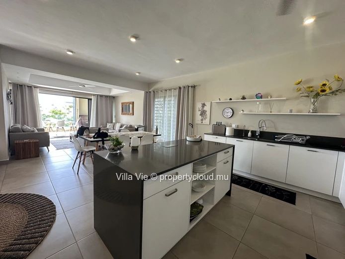 Pereybere - 2-bedroom penthouse (Sole Mandate)