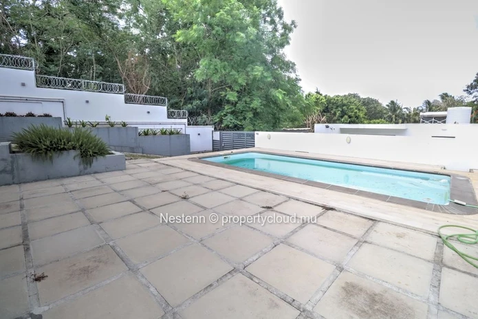 Charming studio with garden and pool