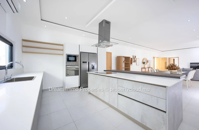 Villa moderne de 4 chambres en suite avec piscine privée à Grand Baie – Ile Maurice