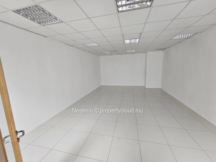 Bureau de 270 m² 