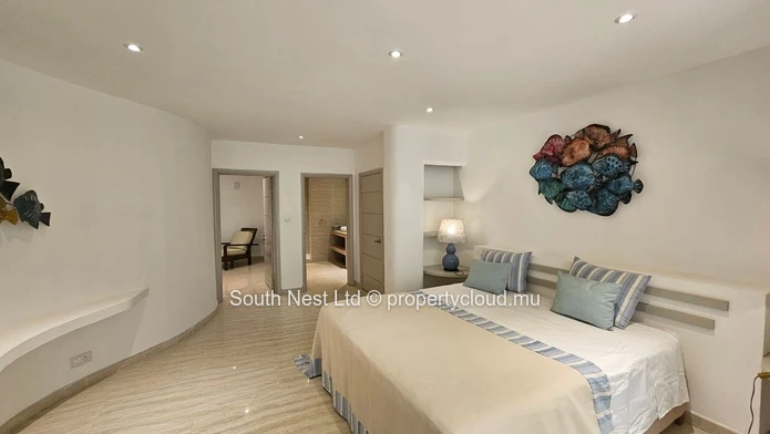 Villa of 8 bedroom at prestigious Golf Estate 