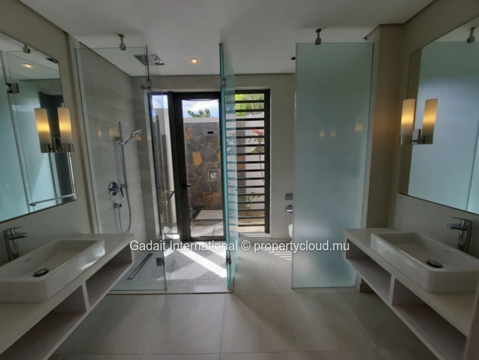 Villa de Luxe à Anahita : Location avec Vue Imprenable sur le Golf