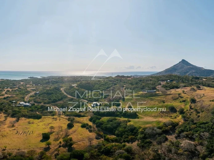 Villa d’Exception de 3 Chambres avec Vue sur l’Océan et les Montagnes