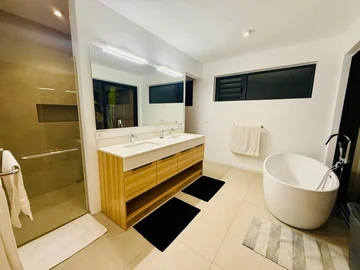 4 Bedroom Villa