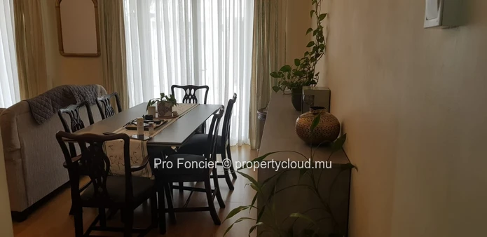 Maison à vendre à Quatre-Bornes - Vivre au centre et rentabiliser votre bien