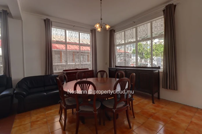 Maison fraîchement rénovée avec vue panoramique sur Port-Louis & les montagnes
