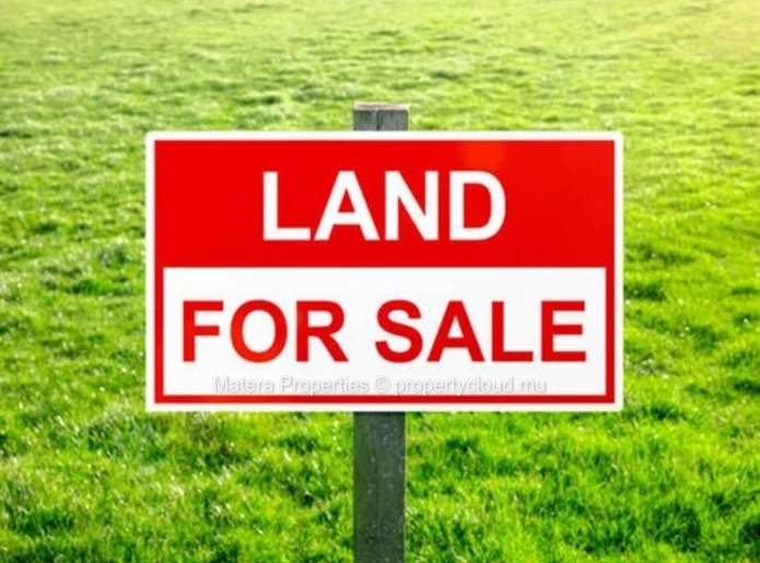Terrain résidentiel de premier choix à Calodyne avec 4 465m² m2 (1 Arpent 05)