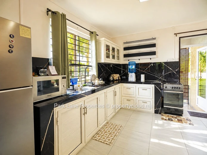 Family home with private pool for rent in Goodlands