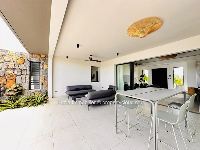 Contemporary Villa In A Gated Community On The Golf Course