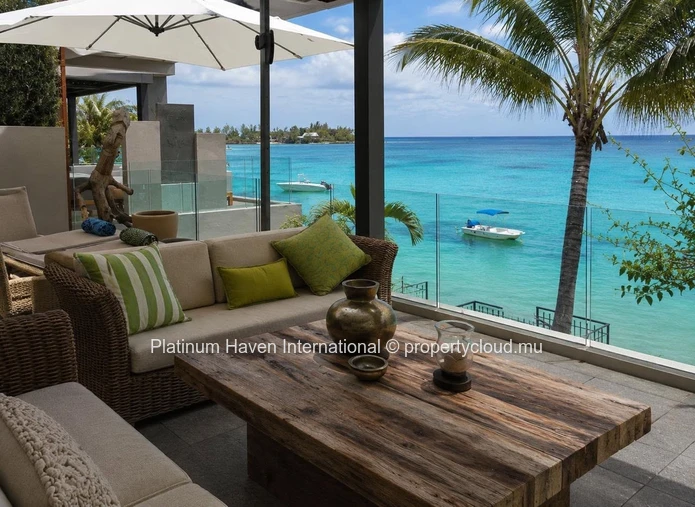 An Extraordinary Penthouse Beachfront Apartment