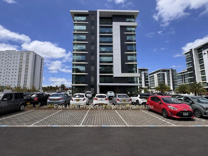 Immeubles de bureaux à Ébène