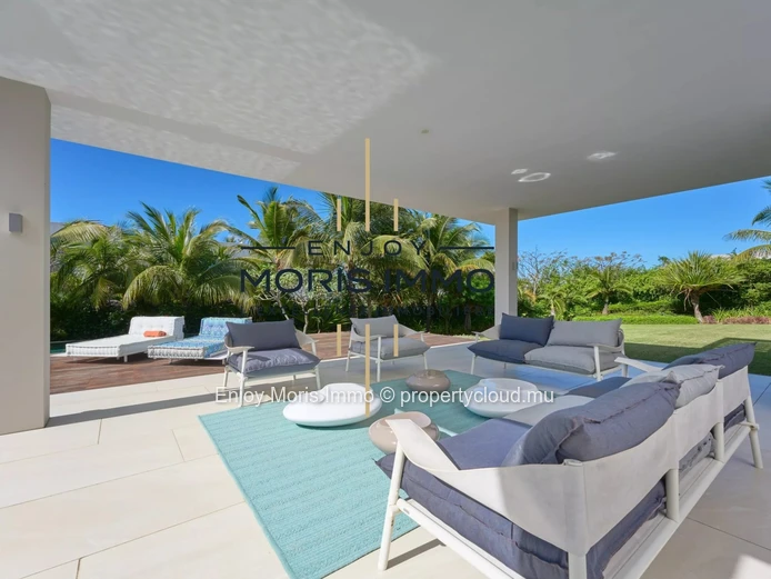 Luxueuse Villa de Prestige 5 Chambres avec Piscine & Vue Mer –A  Beau Champ