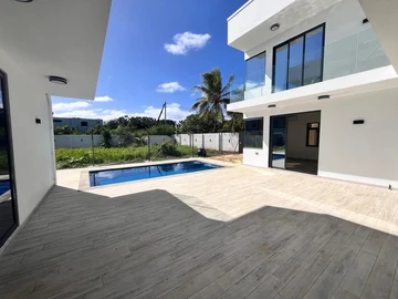 5 Bedroom Apartment