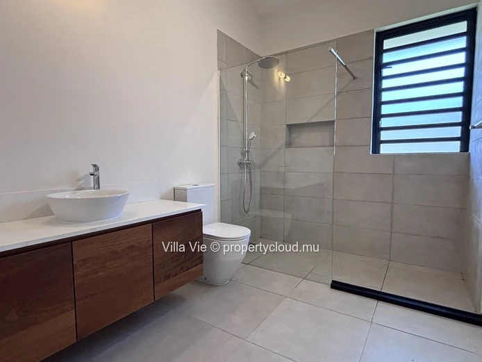 Belle Vue - New 3-bedroom house with swimming pool