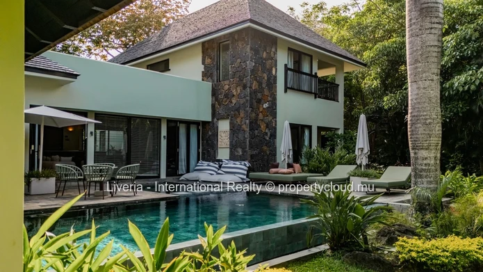 Beau Champ 4-Bed Luxury Villa with Pool - Foreign Buyers OK
