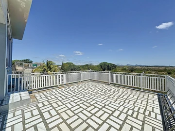 8 Bedroom House