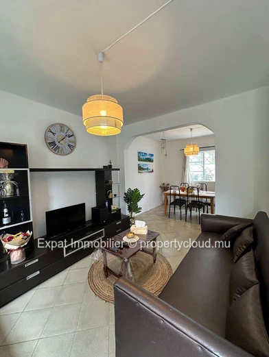 Lovely 2-bedroom house with a garden just a quick walk to the beach - Pointe aux Biches