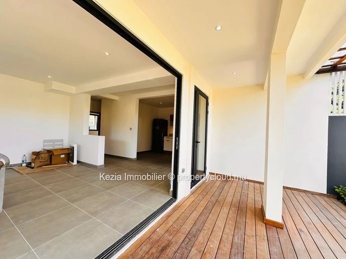 Apartment With Private Garden
