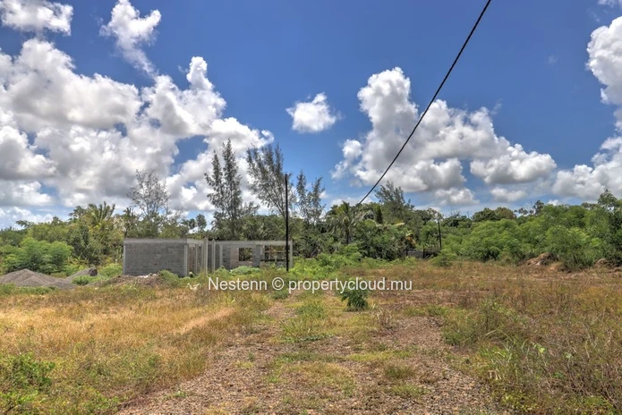 Terrain résidentiel de 321.68 m² situé dans un morcellement paisible 