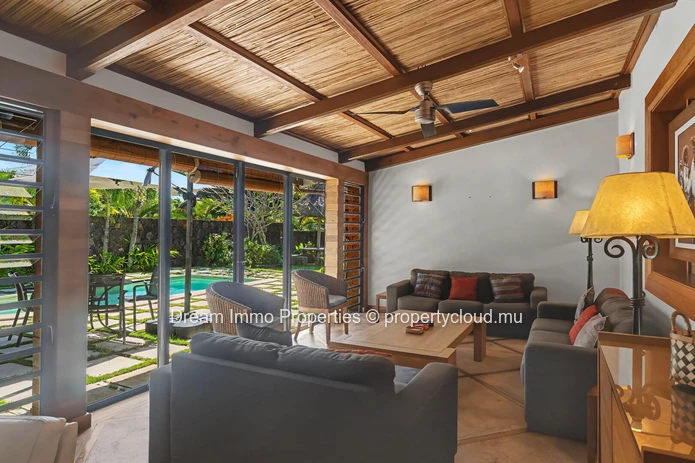 Exclusive 4-bedroom beachfront villa with private pool & ocean view in Poste de Flacq – Mauritius