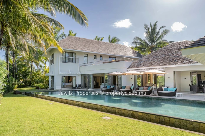 A superb convivial home within an intimate environment