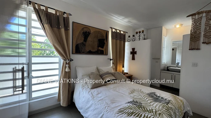 Exceptional Private Residence in La Preneuse with Panoramic Sea Views and Private Pool
