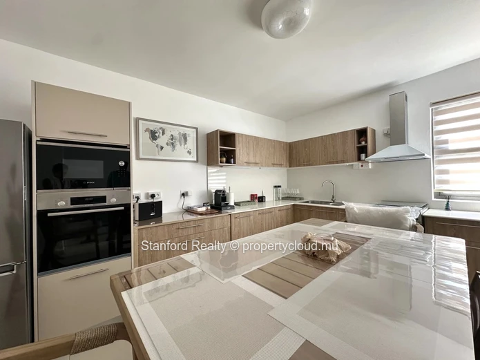 Modern 3-Bedroom Duplex for Rent - Pointe aux Canonniers, North
