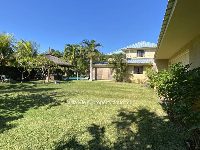 Grand Gaube - 4-bedroom family home with swimming pool and independent studio
