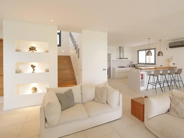 4 Bedroom Villa