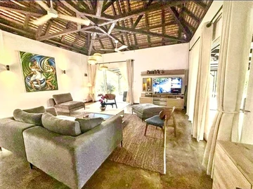 Beautiful Villa With Large Garden